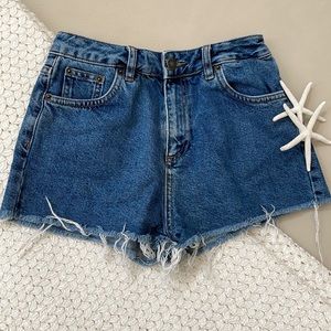 SUBDUED SHORTS